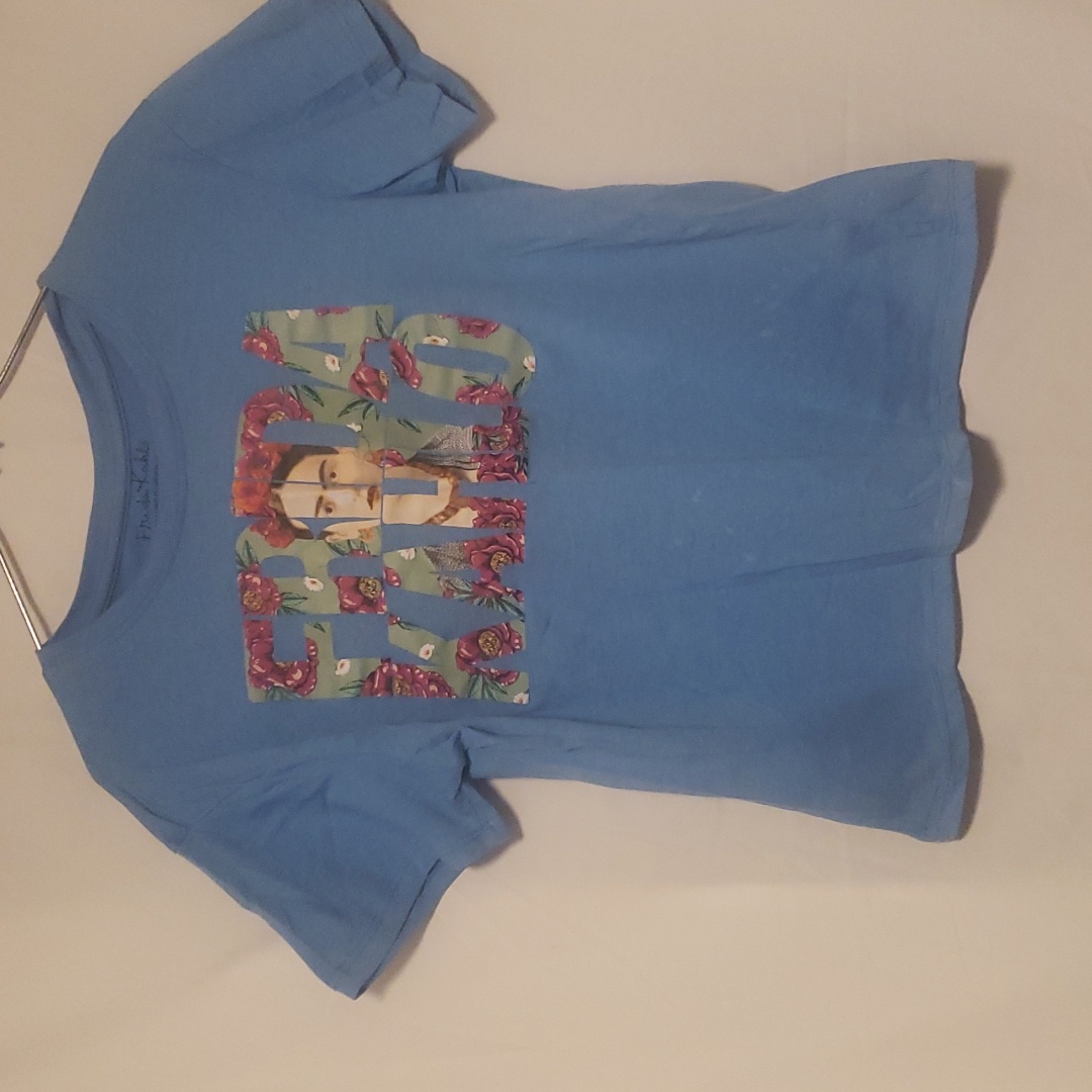 Frida Kahlo T-Shirt Size Medium Nwot